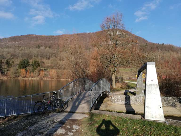 Sehr schöner Stausee zum Spazierengehen und Radfahren