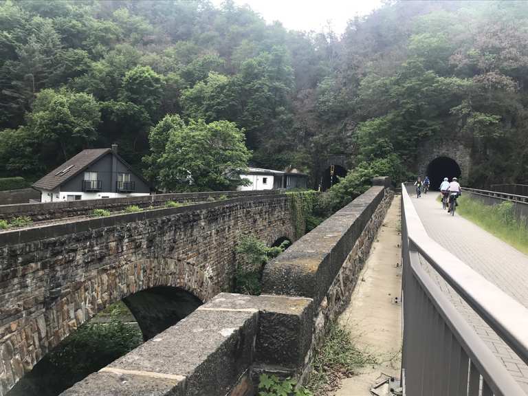 alte eisenbahnstrecke beim rothsee für fahrrad