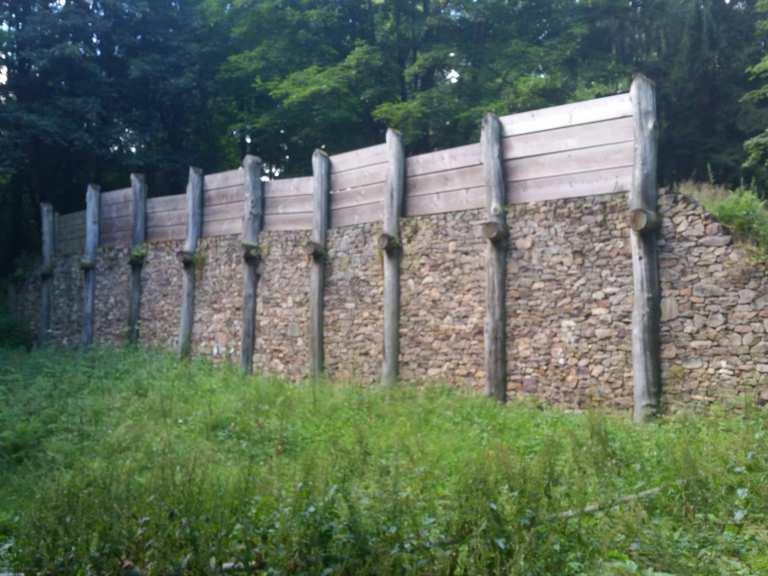 Keltenwall Wanderungen und Rundwege komoot