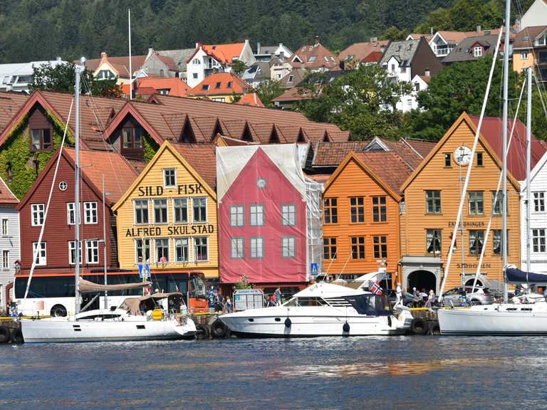 Bryggen in Bergen (Handelskontoren der Hanse) Routes for Walking and ...