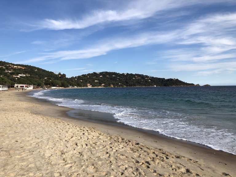 Plage de Cavalière Circuit à partir de Cap Nègre | randonnée pédestre ...