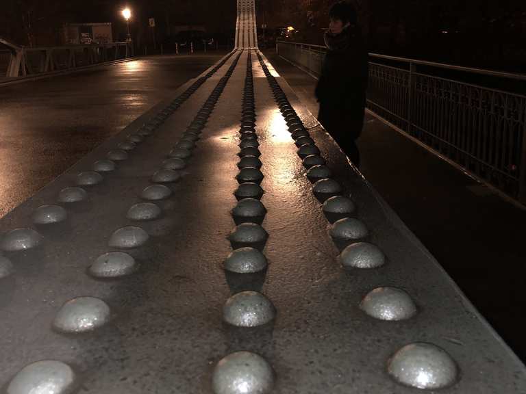 PARADIESBRÜCKE Im Jahr 1900 fertiggestelltes Bauwerk