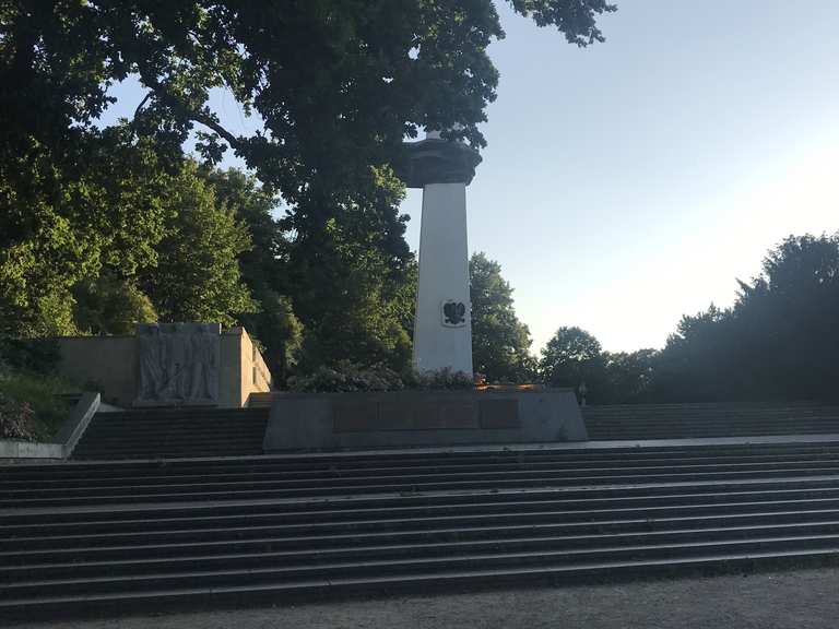 Denkmal Des Polnischen Soldaten Und Deutschen Antifaschisten Routes For 