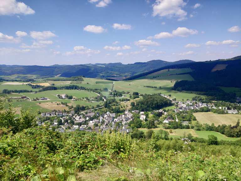 Panoramablick auf Bruchhausen Wanderungen und Rundwege komoot