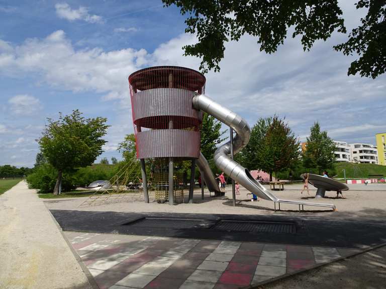 Grosser Spielplatz Scharnhauser Park Ostfildern