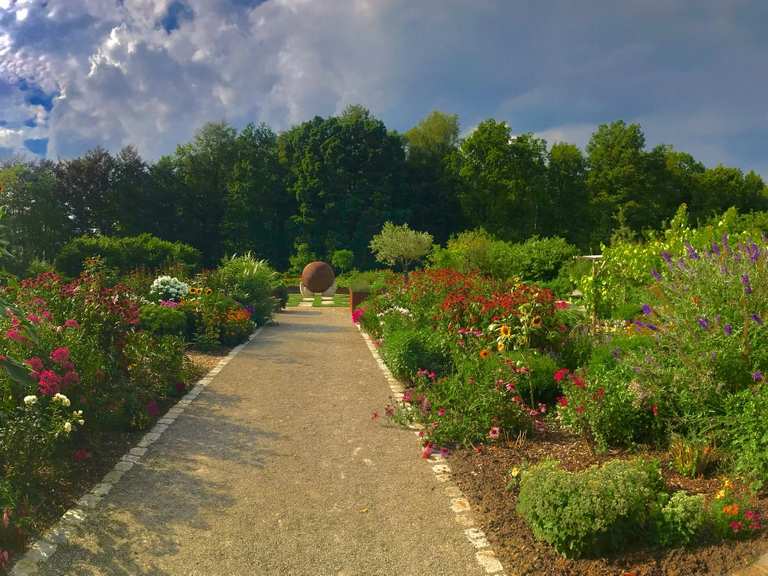 Kloster Bonlanden Kloster Garten „Mutter Erde“ Runde von Bonlanden