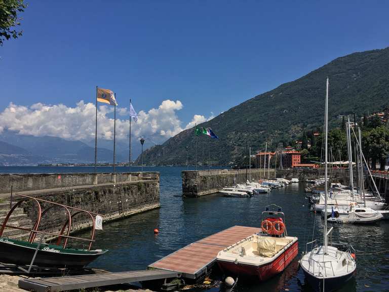 Lungolago di Varenna Baia di Varenna (Riva Grande) Runde von Bellano
