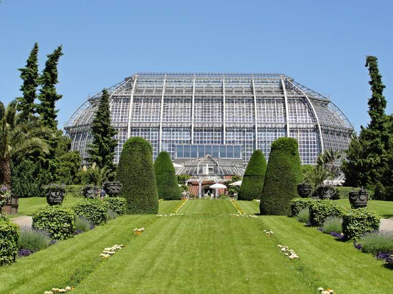 Das Tropenhaus von Alfred Koerner im Botanischen Garten SBahn Berlin