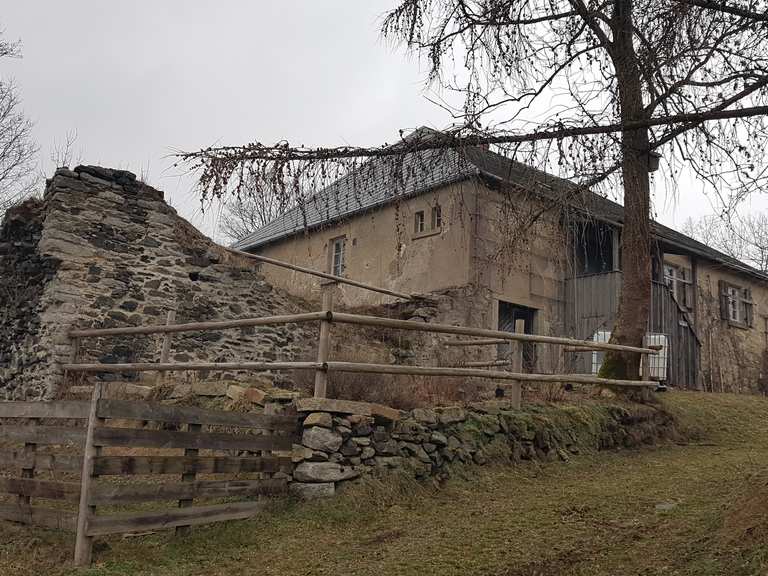 Schlossruine und Kirche Hallerstein Wanderungen und Rundwege komoot