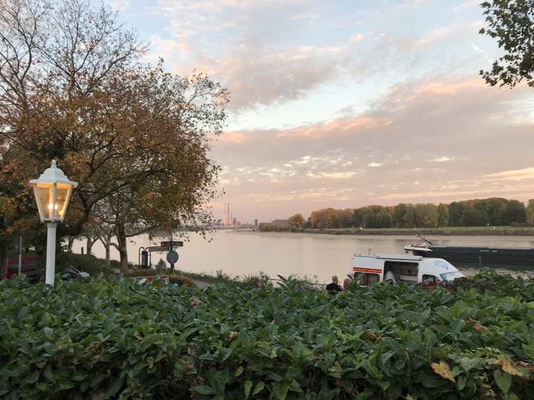 Gasthaus Rheinblick Niederrhein Regierungsbezirk Dusseldorf Radtouren Tipps Fotos Komoot