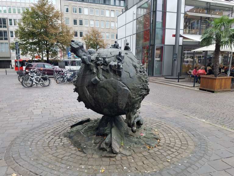 Der Weltkugelbrunnen Bremen Germany Cycling Tips Photos