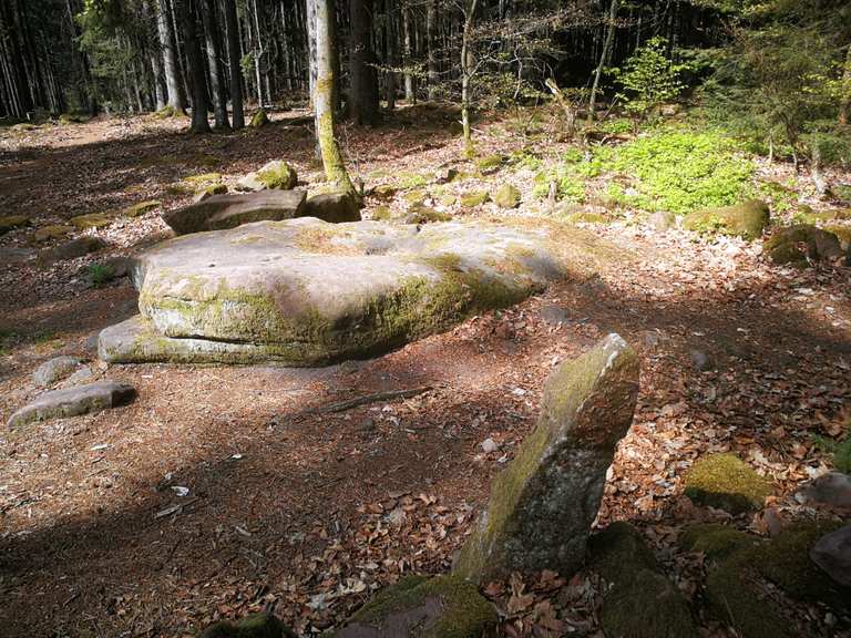 Opferstein Wanderungen und Rundwege komoot