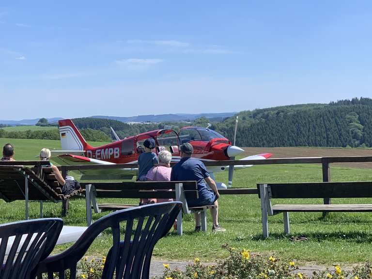 Flugplatz Dümpel Radtouren und Radwege komoot