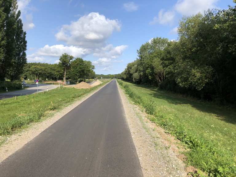 fahrrad auf hauptstr zu fahren daneben fahrradweg