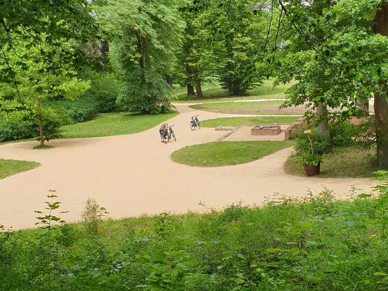 Früheres englisches Haus : Radtouren und Radwege | komoot