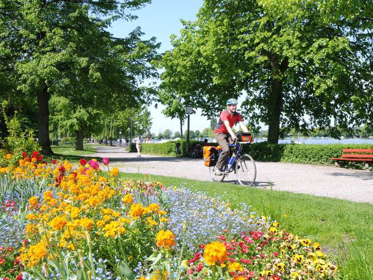Komoot-Vorschau: Lindau harbor entrance with lighthouse and Bavarian Lion – Hiking & Cycling Routes | Komoot