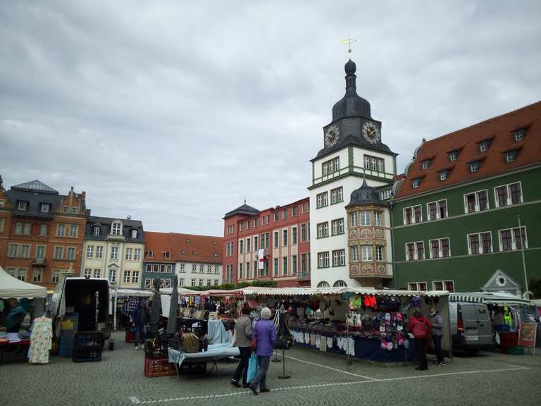 Marktplatz Rudolstadt mit Brunnen Wanderungen und Rundwege komoot