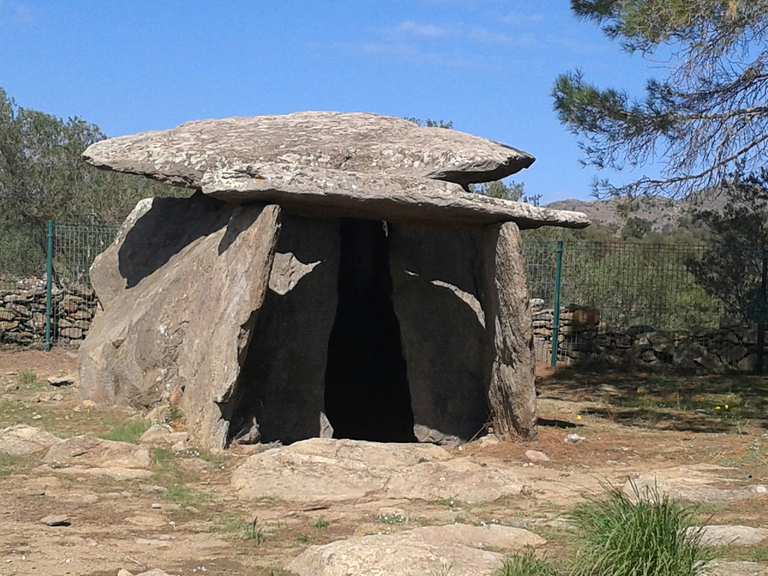 Dolmen de la Creu d'en Cobertella