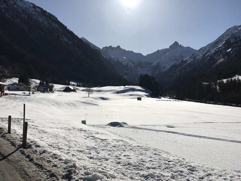 Ausblick ins Trettachtal: Wanderungen und Rundwege | komoot