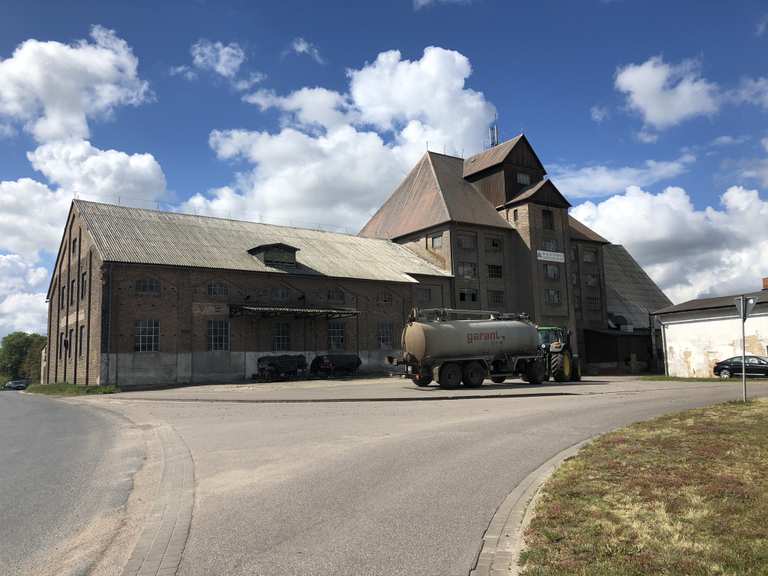 Gutsanlage Bütow Radtouren und Radwege komoot