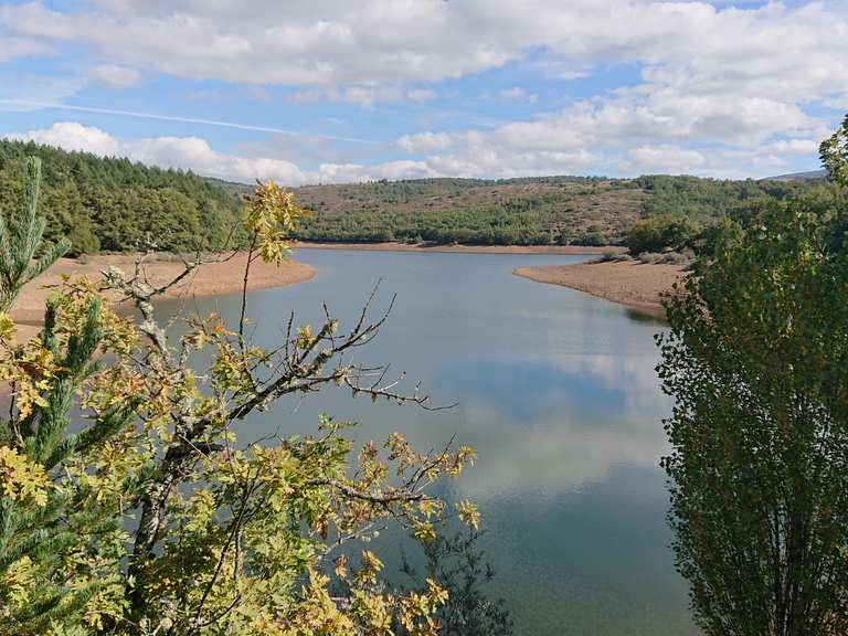Bonitas vistas sobre el embalse de Arlanzón Radtouren und Radwege