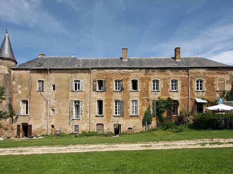 Chateau De Montbriand Cycle Routes And Map Komoot