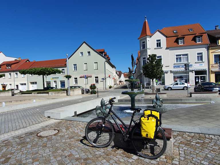 Marktplatz Elsterwerda mit EBikeLadestation Radtouren und Radwege