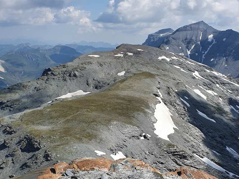 Tour della vetta del Laaxer Stöckli: Nagens - Segnesboden - Piz Grisch ...