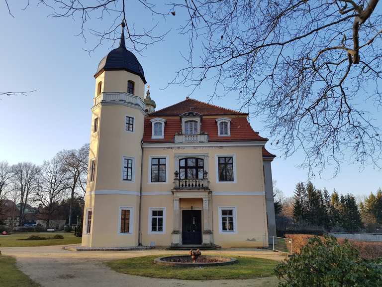 Schloss Hermsdorf mit Parkanlage Wanderungen und Rundwege komoot