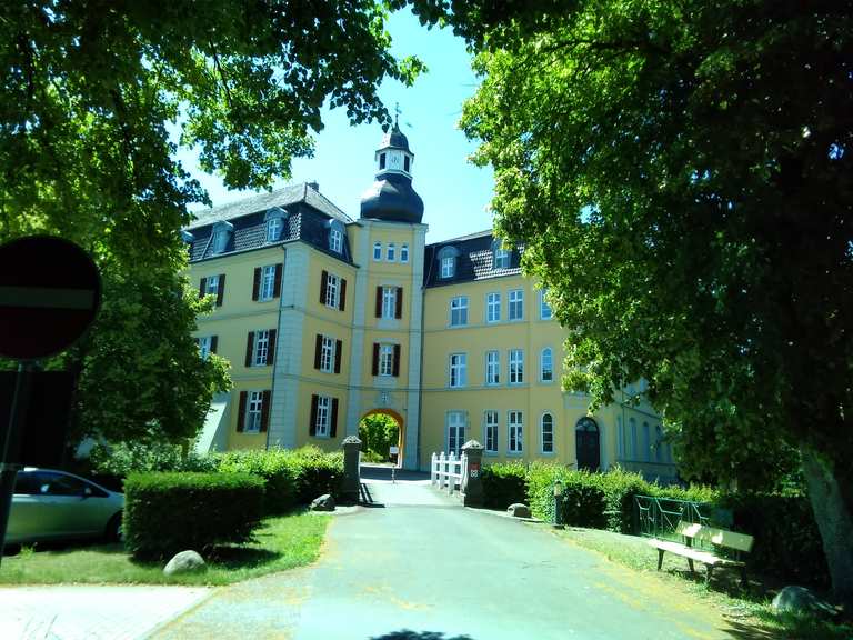 Blick auf Rees Haus Aspel (Kloster Irmgardis) Runde von