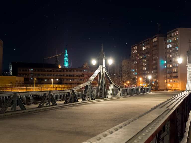 PARADIESBRÜCKE Im Jahr 1900 fertiggestelltes Bauwerk