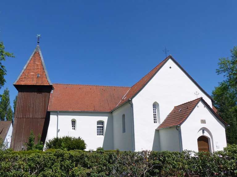 Gertrudenkirche Altencelle mit Friedhof Niedersachsen