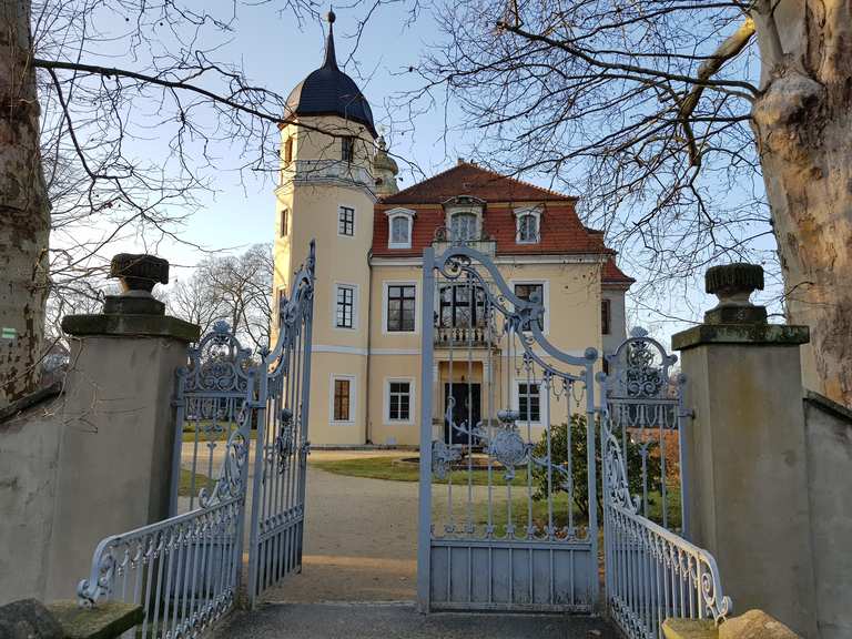 Schloss Hermsdorf mit Parkanlage Wanderungen und Rundwege komoot