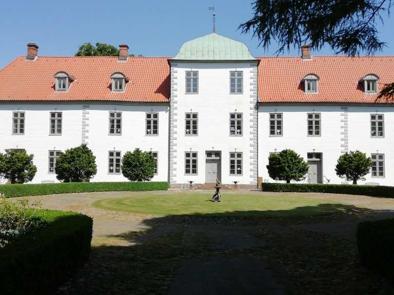 Schloss Carlsburg - Winnemark, Rendsburg-Eckernförde | Cycling Tips ...