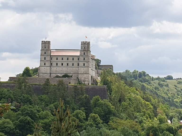 Ausblick auf die Willibaldsburg Wanderungen und Rundwege komoot