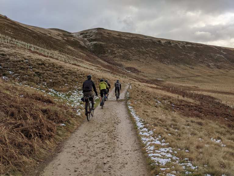 ladybower reservoir cycling