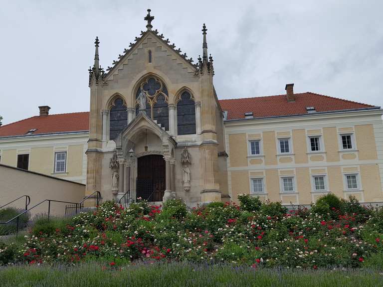 Schloss Mayerling Alland, Baden Wandertipps & Fotos Komoot