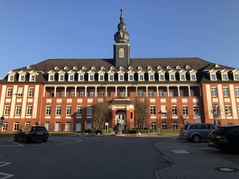 Fürst Stirum Klinik Bruchsal: Wanderungen und Rundwege | komoot