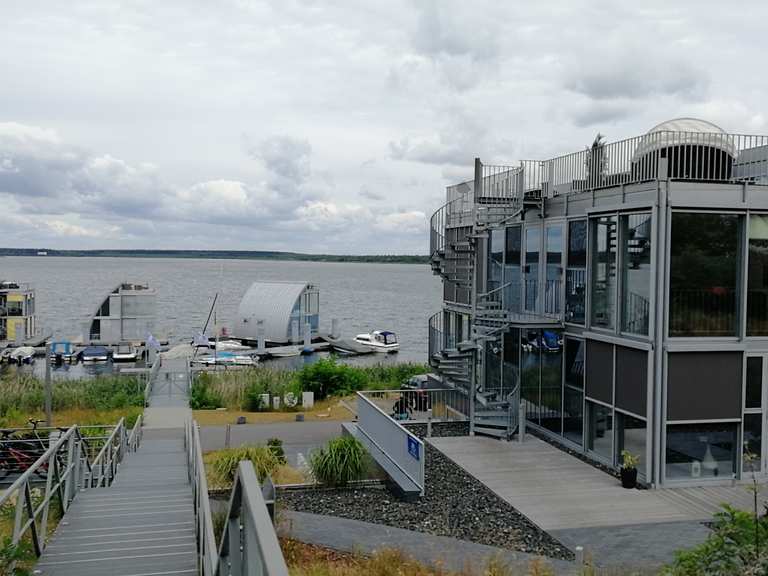 Schwimmende Häuser auf dem Geierswalder See Elsterheide