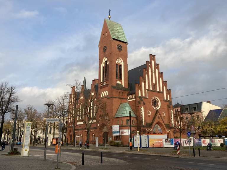 Christophorus-Kirche: Wanderungen und Rundwege