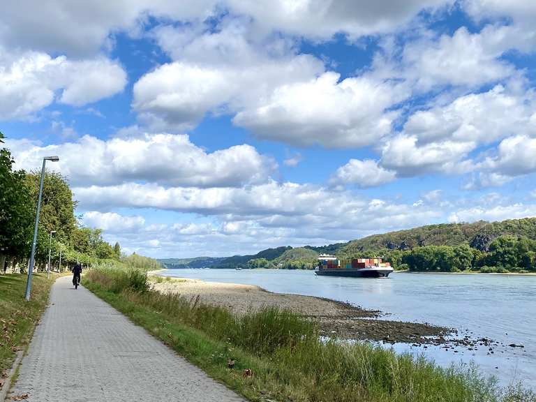Bad Breisig Rheinpromenade direkt am Rheinufer Runde von Sinzig