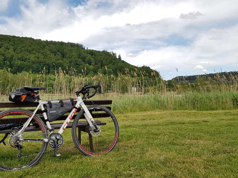 Radweg an den Untermaßfelder Teichen entlang