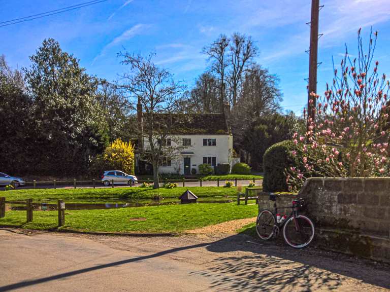 Upton Grey pond Road Cycle Routes and Map Komoot