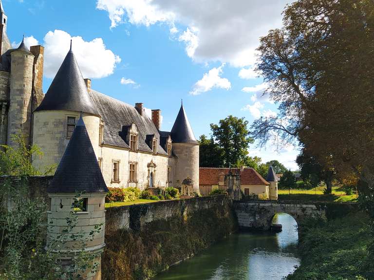 Mirebeau et Château de Coussay boucle dans le Pays Mirebalais bike