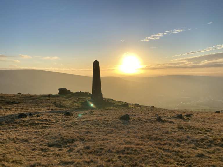 Chew Valley reservoirs loop from Greenfield — Peak District National