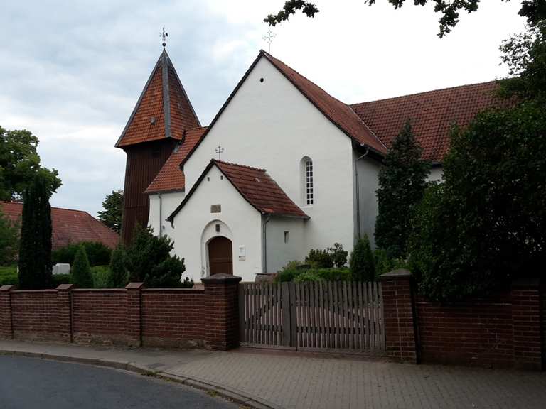 Gertrudenkirche Altencelle mit Friedhof Niedersachsen