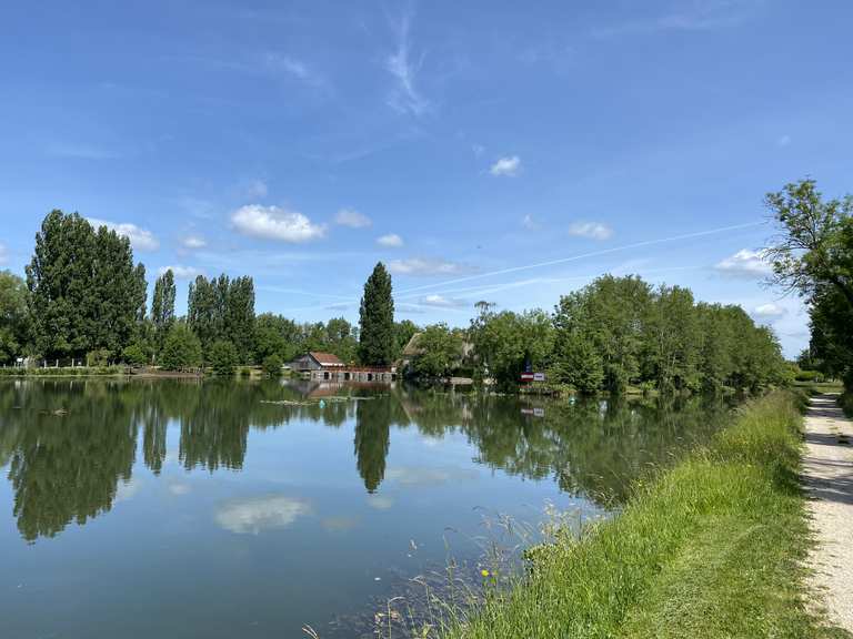 Parc Mairie de Fromonville Paysage incroyable boucle au départ de Souppes ChâteauLandon