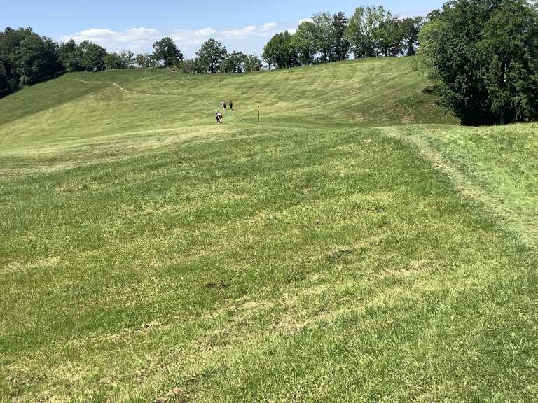 tolle Sicht über die geschwungenen Hügel und das markante "Ankebälleli