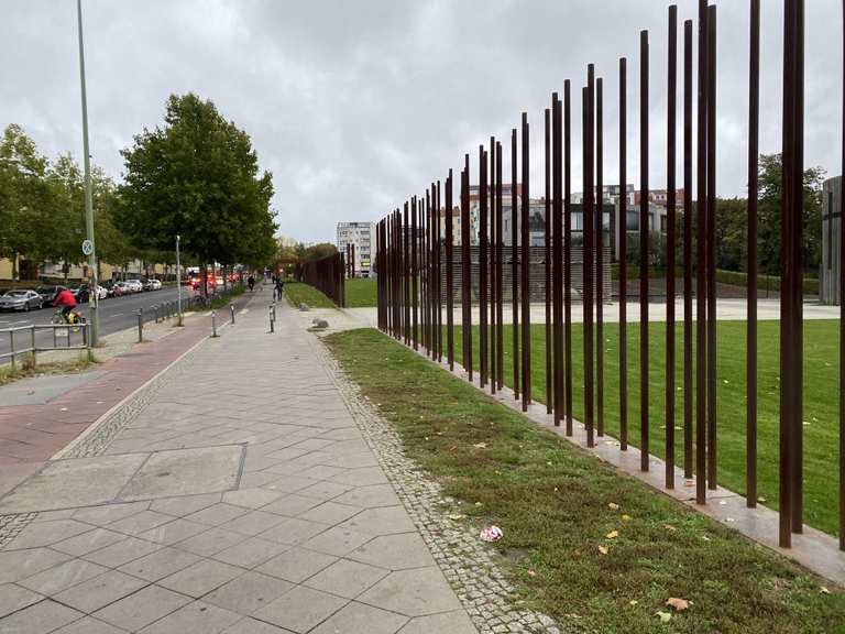 Mauerstreifen Bernauerstraße - Berlin, Deutschland | Radtouren-Abschnitt | Komoot