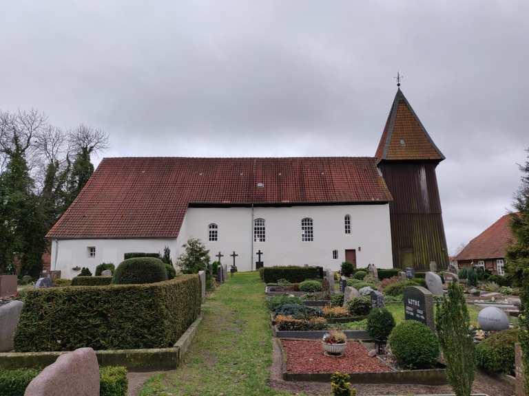 Gertrudenkirche Altencelle mit Friedhof Niedersachsen